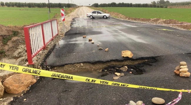 Osmaniye'de Etkili Yağıştan Köprü Yıkıldi