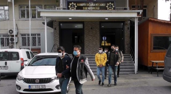 Osmaniye'de Polisin Şüphelendiği Araçta 240 Gram Eroin Ele Geçirildi