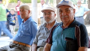 Emekli Vatandaşlar'dan Zam Tepkisi