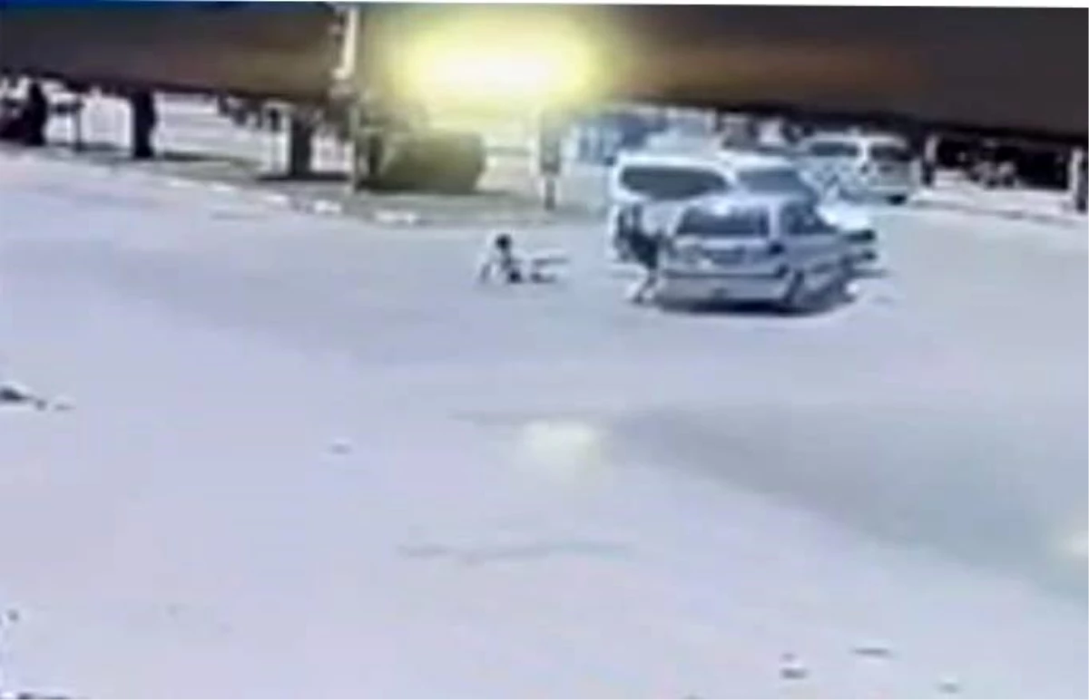 Kadirli'de Trafik Kazasında 3 Çocuk Yola Fırladı