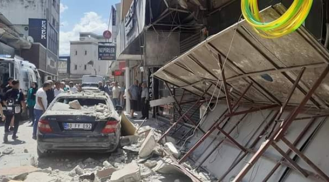 Osmaniye'de 4 katlı bina çöktü, 3 kişi yaralandı