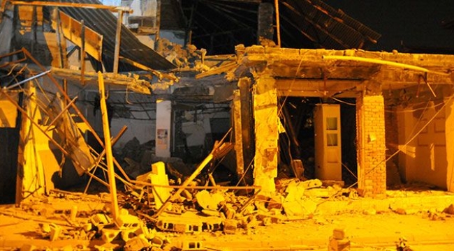 Osmaniye'de Depremde Hasar Gören İş Yeri Çöktü