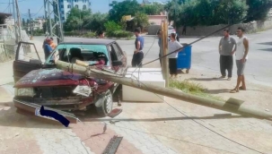 Kadirli'de Otomobil Direğe Çarptı