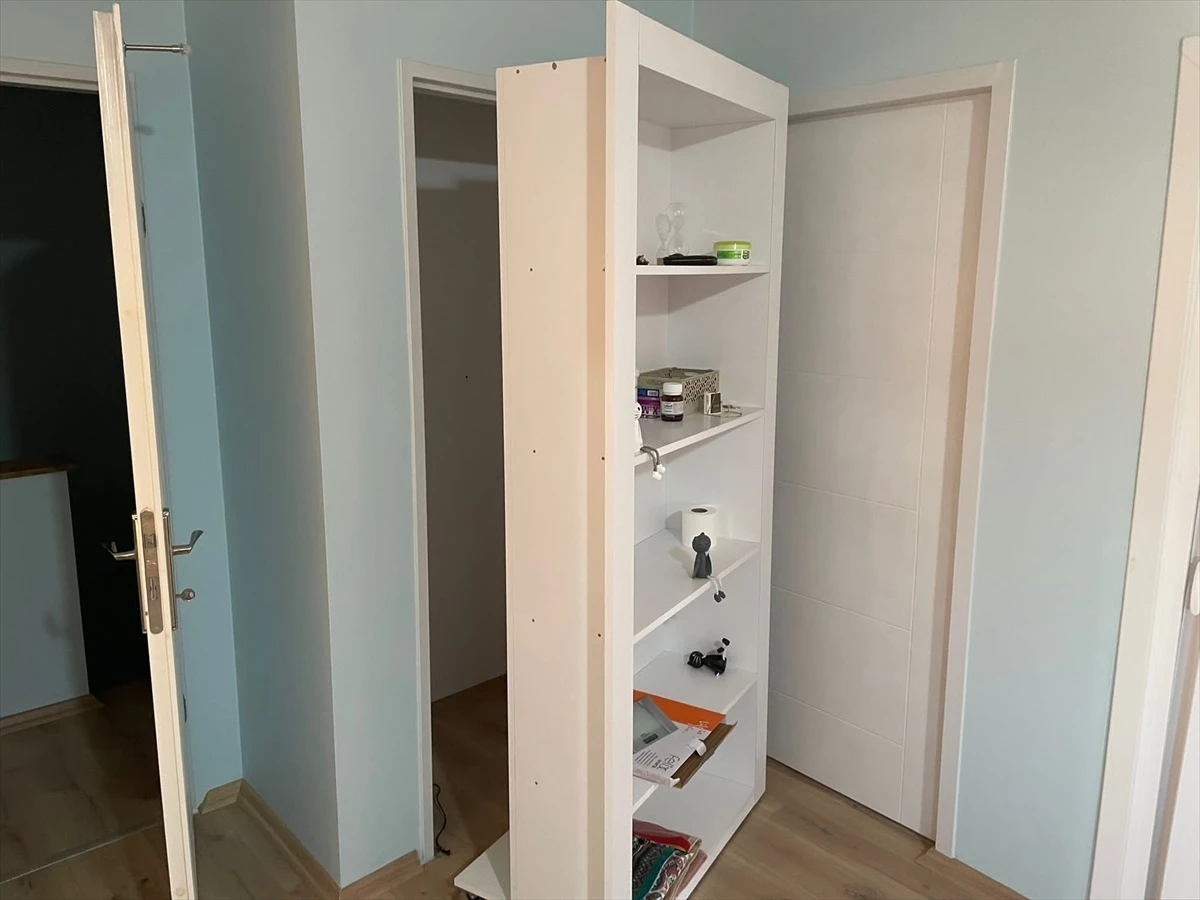 Kadirli'de Feto Hükümlüsü Kitaplıkta Yakalandı